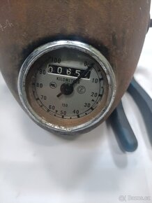 ČZ 125 150 B,C,T Tachometr, hrnec světla ,rámeček - 3