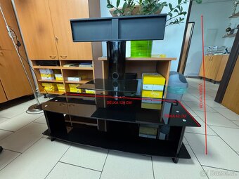 Stojan k TV s poličkami černé sklo - 3