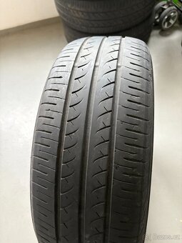 Letní pneu 215/60 R16 Yokohama BluEarth - 3