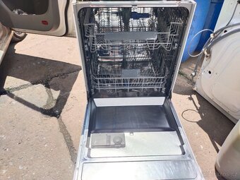 Prodám plně funkční myčku zn.Beko o šíři 60 cm----DOVEZU--- - 3