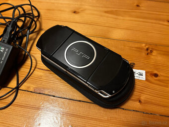 PSP - Playstation Portable 3006 - Slim - zachovalý stav - 3