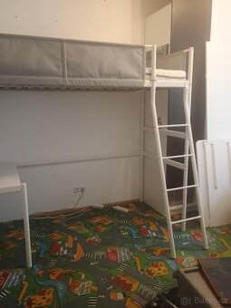 Palanda/vysoká postel Vitval Ikea se stolem - 3