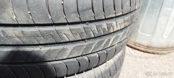 Pneu 195/65R16 - 3