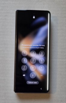 Samsung Galaxy Z Fold 4 poškozený - 3