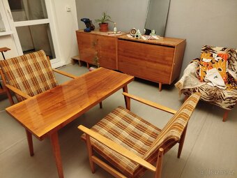 Prodej starého nábytku a polohového lustru - 3