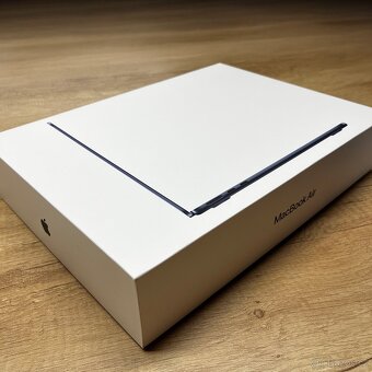 MacBook Air 13" 2022 M2 / 8GB / 516GB / Midnight - 3