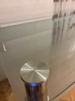 Skleněný jídelní stůl - 3