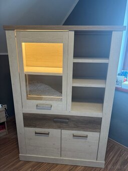 Kvalitní obývákovou vytrínu - 3