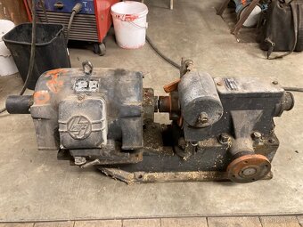 Prodám elektromotor s převodovkou a brzdou. - 3