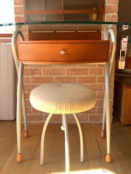 Kosmetický stolek - 3