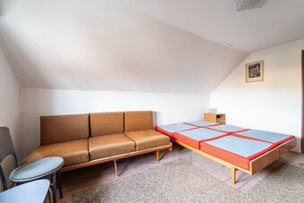 Částečně rekonstruovaný rodinný dům se zahradou a garáží v z - 3