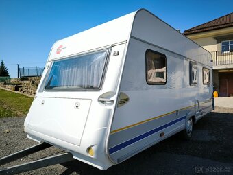 REZERVACE Karavan Burstner Fun 495 - podélné postele - 3