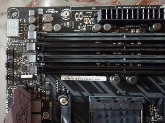 ZAMLUVENO - ASUS ROG CROSSHAIR VI HERO X370 - 3