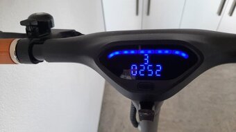 Prodám elektrokoloběžku Cory Race - 3