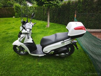 Kymco People GT 300i (2016) - 3