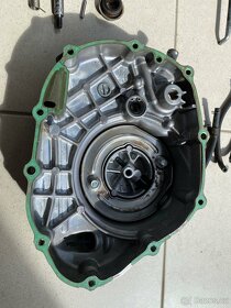 Honda cbr 125 pravý bok motoru - 3