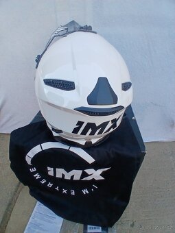 Moto helma 2XL - 3