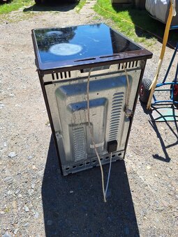 Elektrický sporák Mora na 220.v - 3