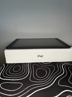 Apple iPad 9.generace 64 GB - 3