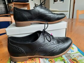 DÁMSKÉ BOTY VEL.40 - 3