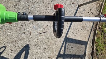 Nuzky na zivy plot - 3