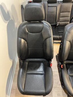 /// Interiér-sedačky Mercedes Benz W204 combi /// - 3