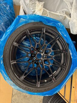 kola BMW M3/M4 826M s pneu - 3