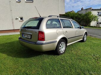 Škoda Octavia kombi 2.0i - 3