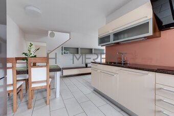 Pronájem rodinného domu 4+1, 140m² terasa, garáž, sklep - Pr - 3