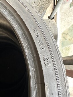 Barum 235/45 R19 - 3