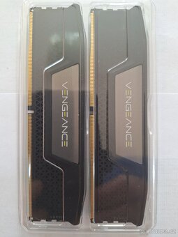 Corsair Vengeance 32GB (2x 16GB) DDR5 7200MHz  CL34-44-44-96 - 3