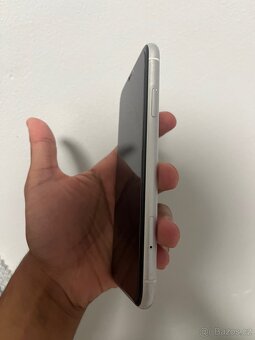 iPhone XR - 3