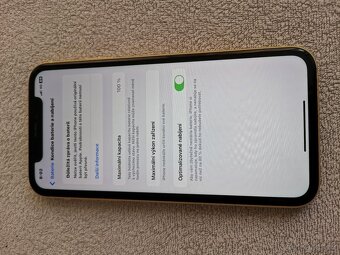 iPhone 11 - 3