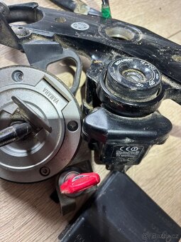 Sada zamku vcetne ridici jednotky na Yamaha R1 04-06 Rn12 - 3