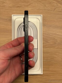 Apple iPhone 16 128 GB černý - 3
