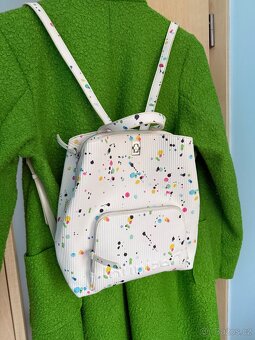 Dám. bílý batoh Desigual, sleva 1.599 Kč. - 3