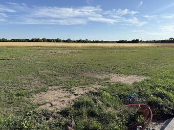 St. pozemek 972 m2, kompletně zasíťovaný, Sány - okr. Nymbur - 3