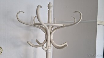 Dřevěný věšák bílý - 3