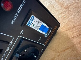 Stabilizátor napětí VEVOR (400) - 3