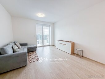 Pronájem novostavby bytu s terasou a parkovacím stáním 1+kk, - 3