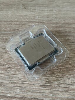 Intel Core i7-13700K - 3