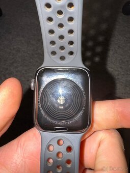 Apple watch SE (1.generace) NIKE edice 44mm. - 3
