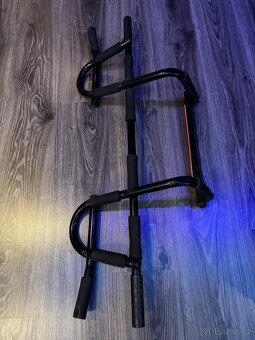 Multifunkční závěsná hrazda samovzpěrná - 3