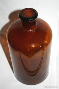 Lahev lékárnická, litý nápis na dně, sklo, skleněná flaška - 3