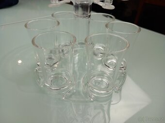 DÁVKOVAČ A DRŽÁK na panáky - 3