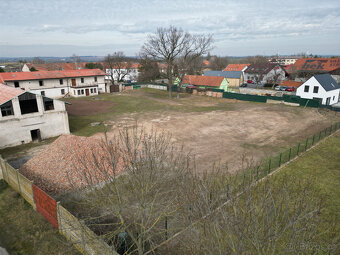 Dům se stavebním pozemkem o výměře 4.945 m2 30min od Prahy - 3