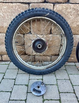 ČZ 125 T - přední a zadní kolo - 3