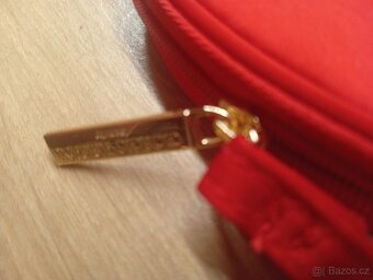 Nová kabelka Tommy Hilfiger, taštička Armani zdarma - 3