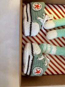 Ručně vyrobené hračky a botičky pro novorozence - 3