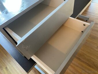 Kancelářský stůl - 3